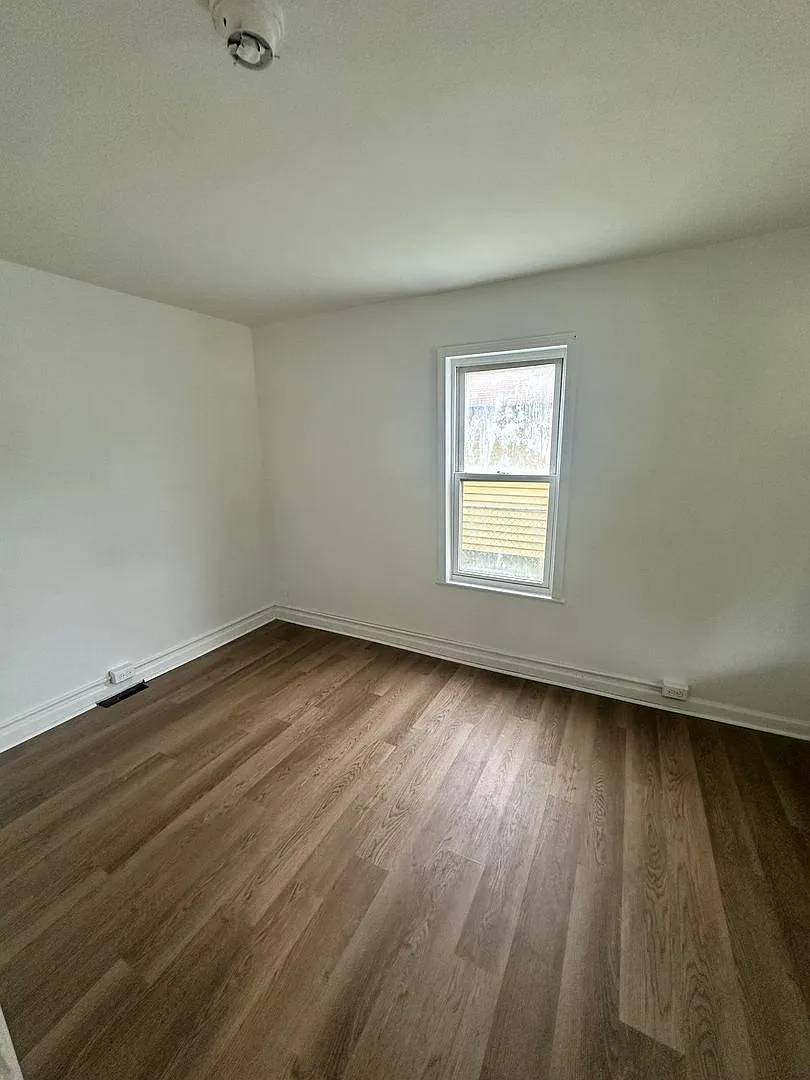Single Family Home — Photo 4