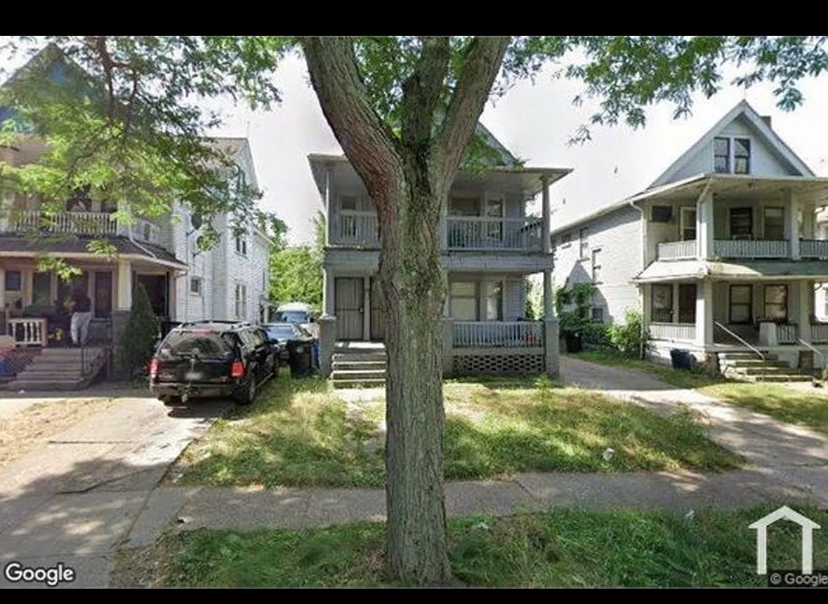 2 bed, 1200 sqft, $930 — Photo 2