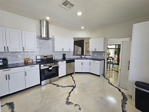 3rd image of 11806 Prairie Hen Ln