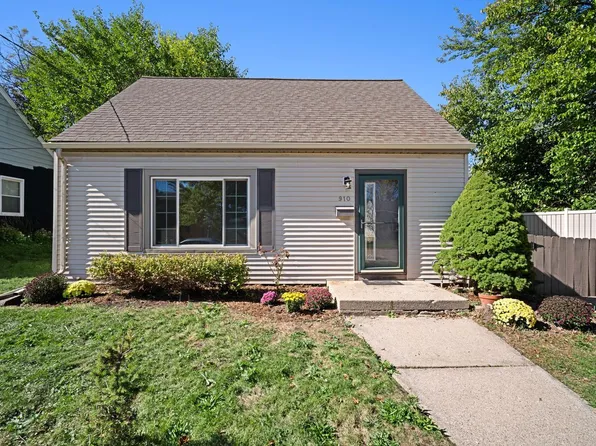 910 Harding AVENUE, Waukesha, WI 53186