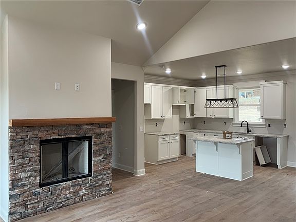 3rd image of 11 Melling Ln