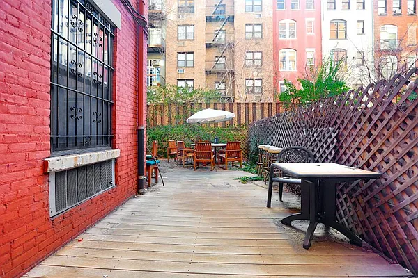 Rented by Charles Coutinho LLC | media 49