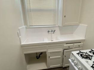 $1,695 - Charming Studio Apartment located in the Alamitos Beach district!, Long Beach, CA 90814