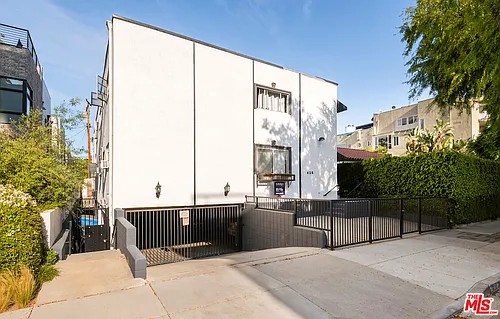628 Huntley Dr #1 Photo 1
