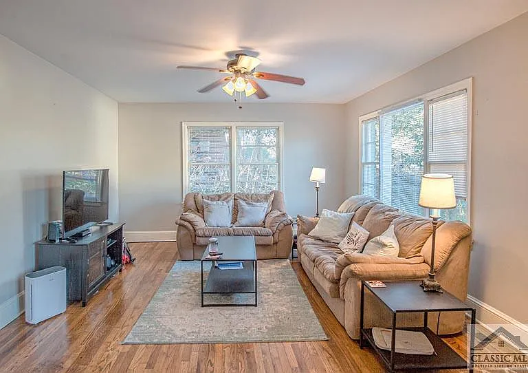 129 Westover Dr — Photo 2