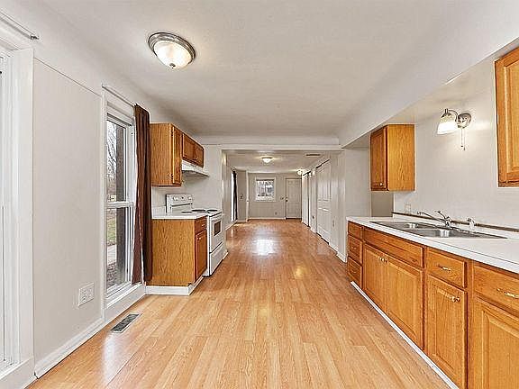 5th image of 4398 Helena Dr
