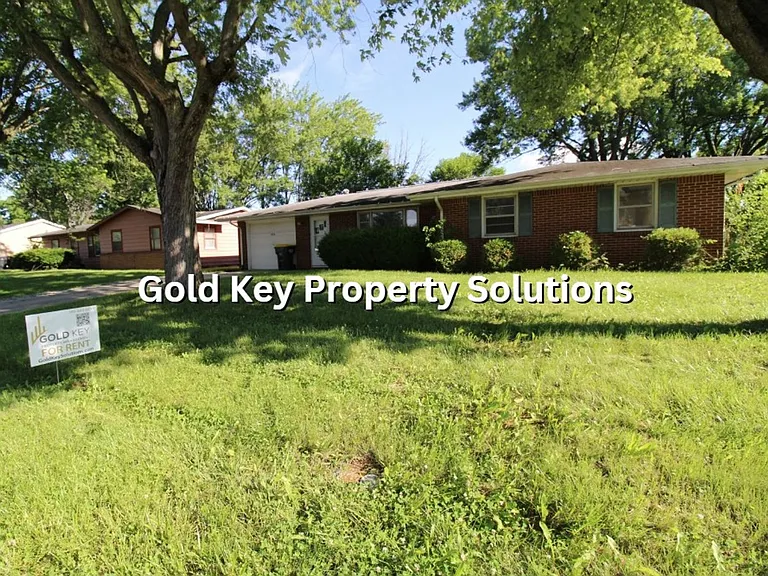 604 Hawthorne Ave — Photo 1
