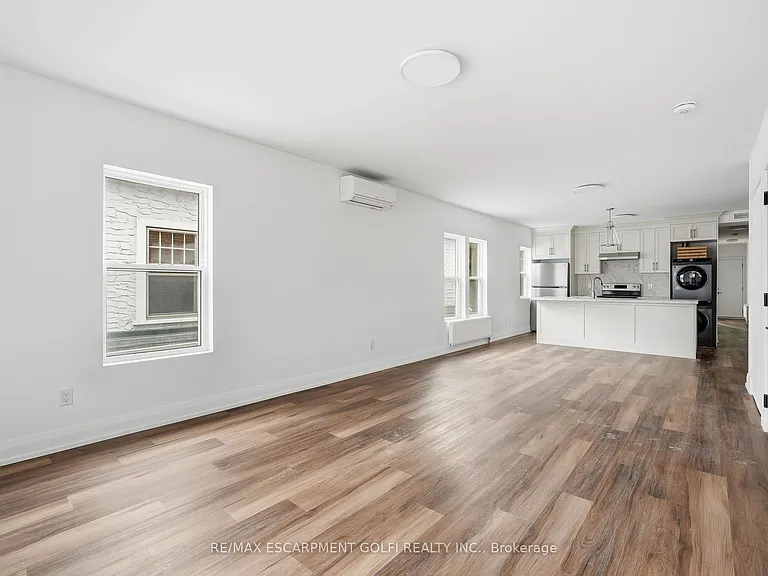 4876 Simcoe St #3 — Photo 7