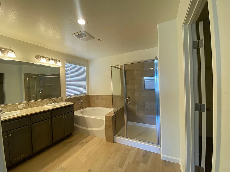1975 W Escher Dr — Photo 16