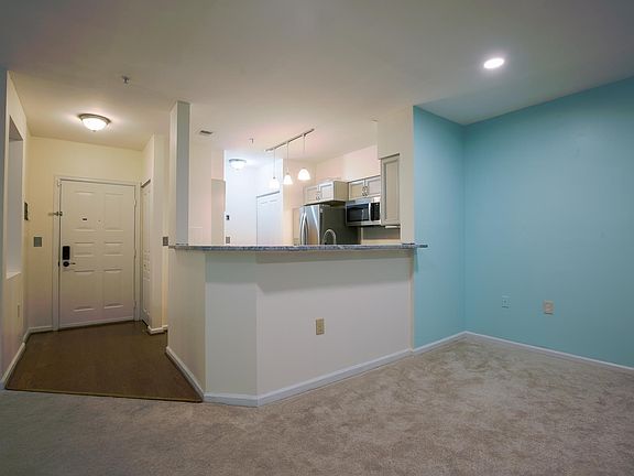 5th image of 12919 Alton Sq APT 208