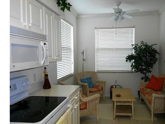 2nd image of 10350 Washingtonia Palm Way APT 4218