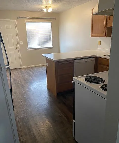 1007 N 560 W — Photo 3