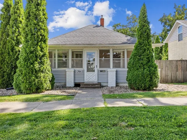 1395 9th St, Marion, IA 52302