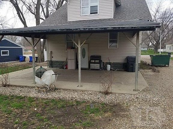4th image of 1042 S Main Ave