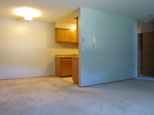 3rd image of 1549 NE 177th St APT 307