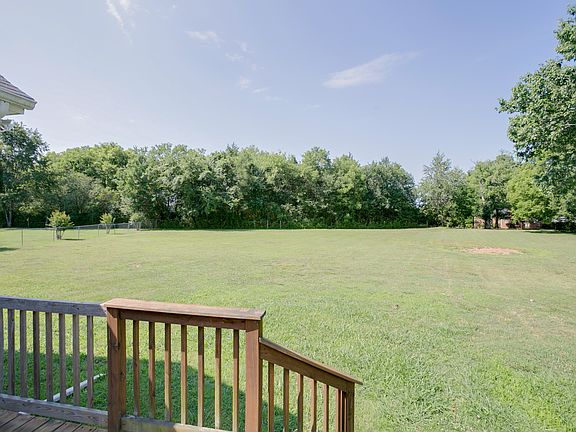 5th image of 731 Hogan Dr
