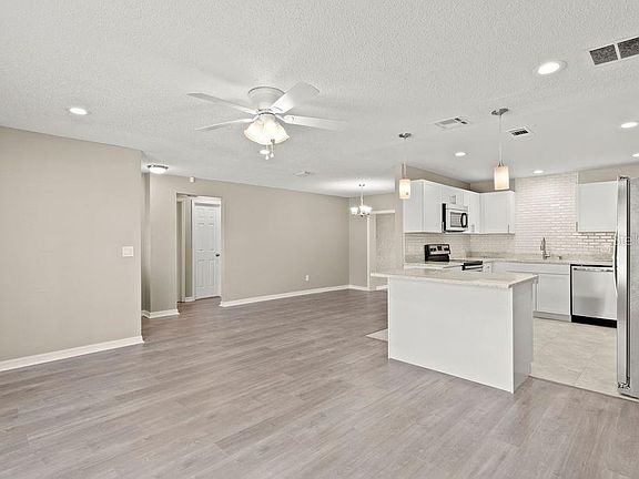 5th image of 1041 Hemingway Dr