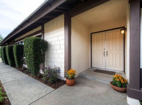 3rd image of 1677 La Verde Dr