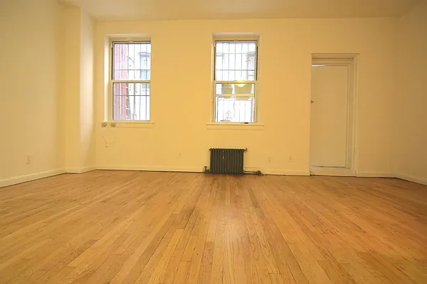 Rented by FirstService Realty (legacy) | media 9