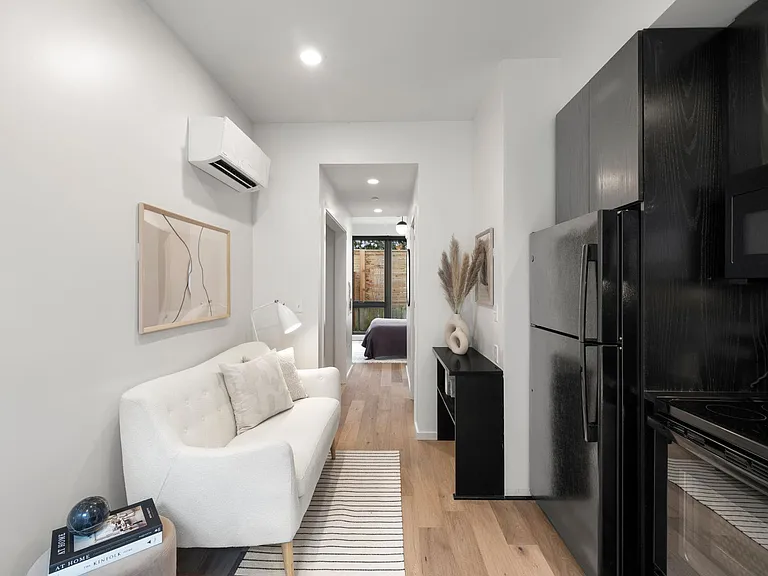 1825 N Rosa Parks Way — Photo 8