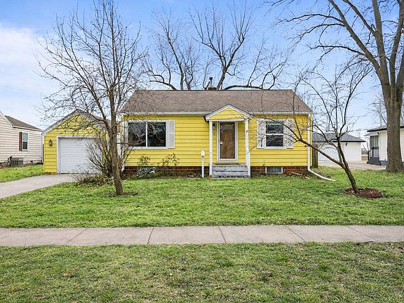 4th image of 1169 SW Kenworthy Dr