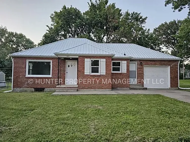 604 W Park St — Photo 1