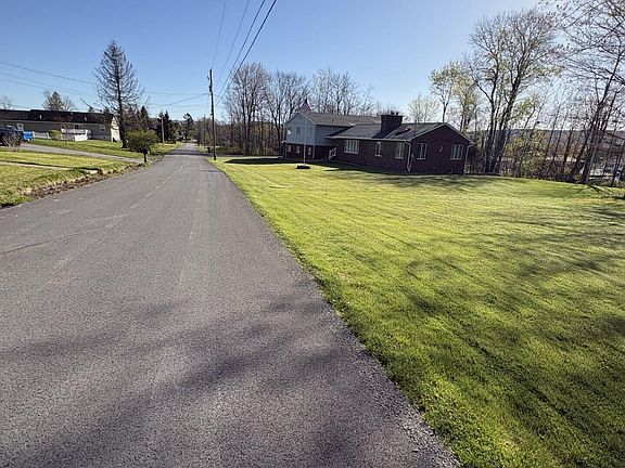 3rd image of Hillside St