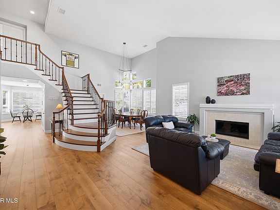 3rd image of 3049 Shadow Hill Cir