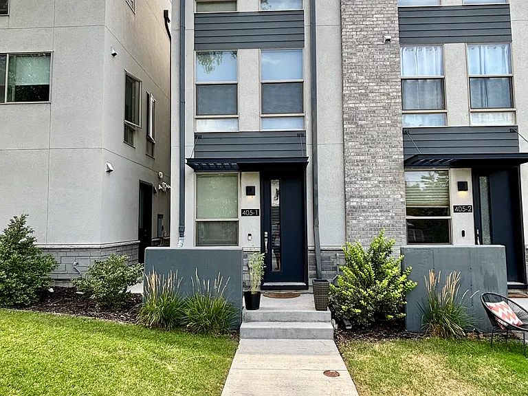Front yard/ door