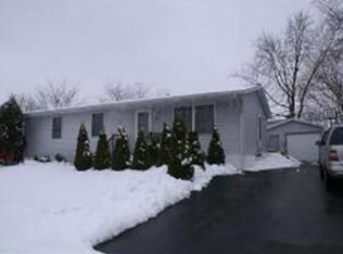 1951 Charles St, Woodstock, IL 60098