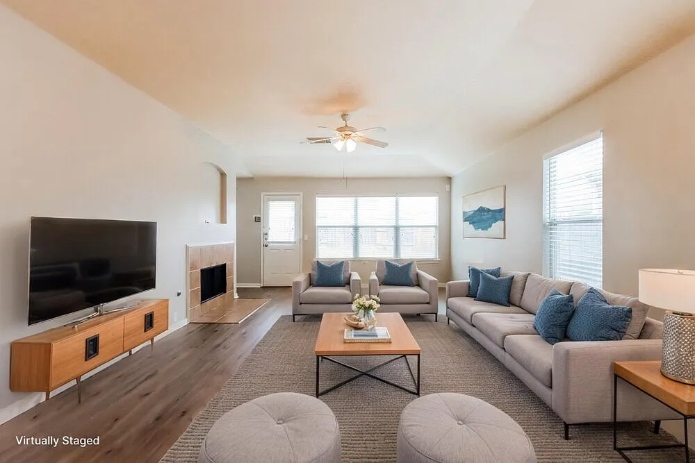 3 bed, 2.0 bath, 1556 sqft, $2,015 — Photo 3