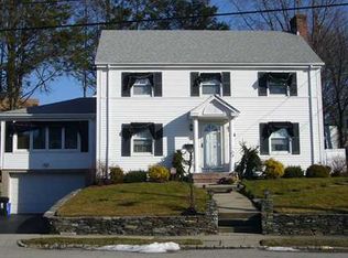 66 Roger Williams Cir, Cranston, RI 02905