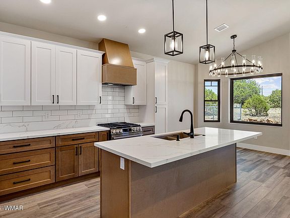 5th image of 561 S Rock Ridge Dr