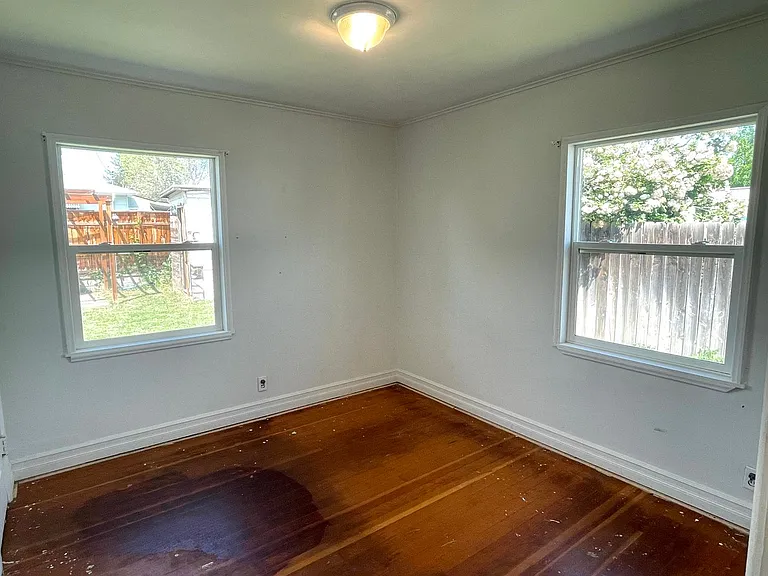703 Winslow Ave — Photo 10