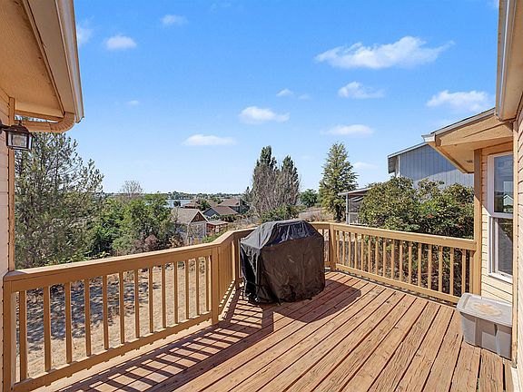 3rd image of 909 W Windrose Dr