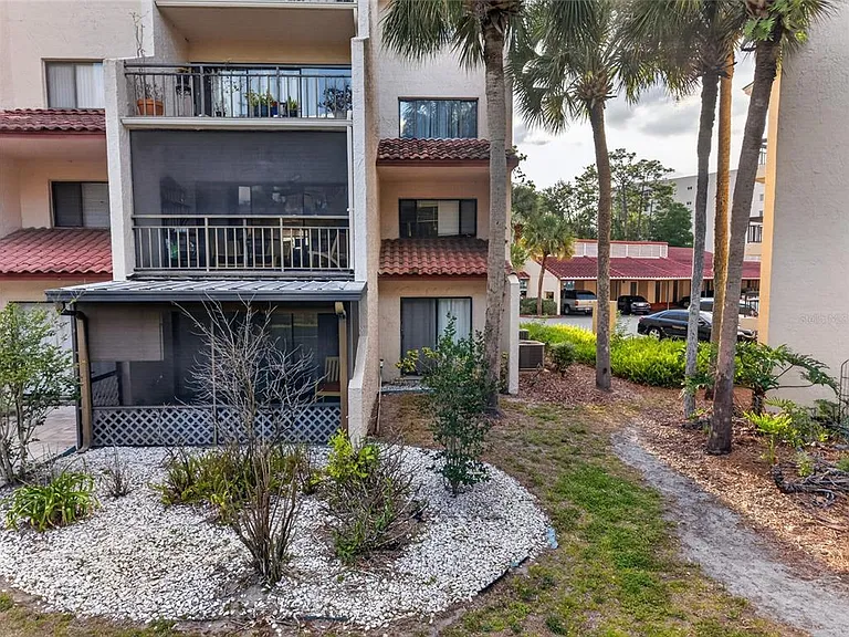 1166 Carmel Cir #100 — Photo 34
