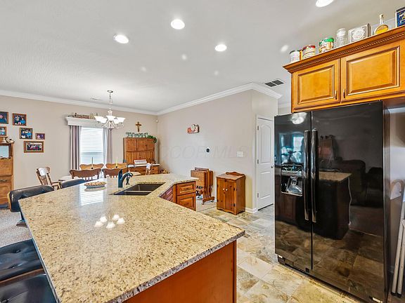 3rd image of 1613 Union Park Cir