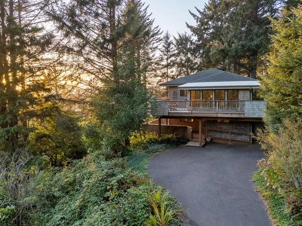 4850 Schoolhouse Rd, Neskowin, OR 97149