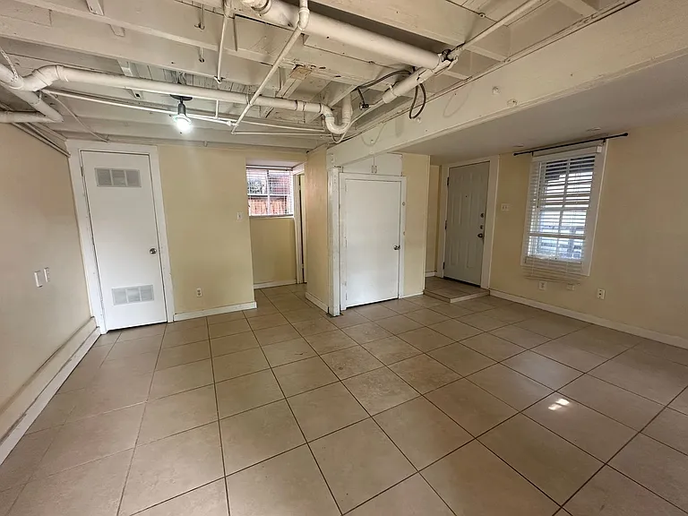 1803 Nueces St — Photo 14