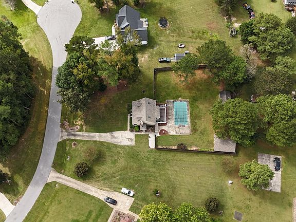 3rd image of 62 Stoneridge Dr