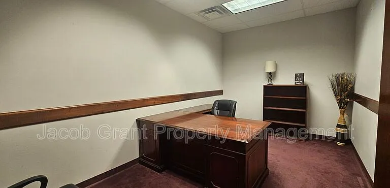 490 Park Ave #5 — Photo 2