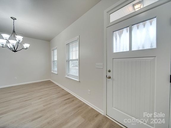 4th image of 5065 Thomasville Dr