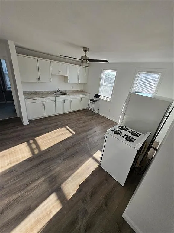 1 bed, 1.0 bath, 700 sqft, $1,600 — Photo 2