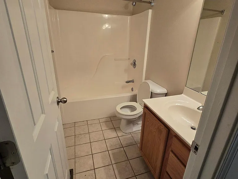 1119 Donner Dr — Photo 15