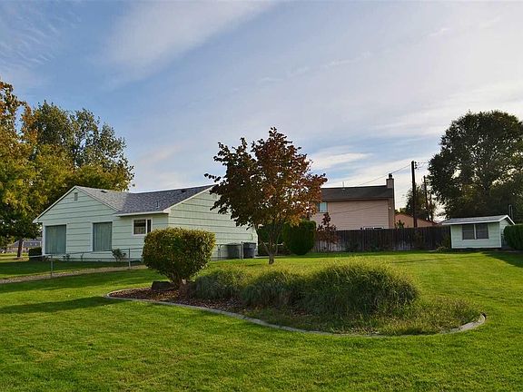 2nd image of 1317 Acacia Ave
