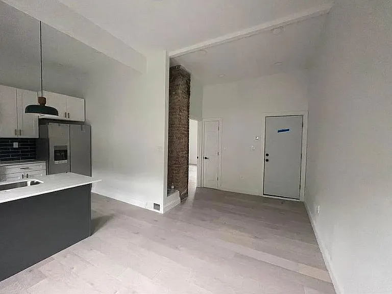 2090 Fairview Ave #1 — Photo 5