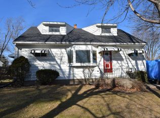 2110 Chandler St SW, Cedar Rapids, IA 52404