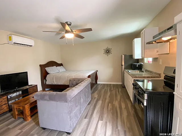 107 W Jewell St #B — Photo 11