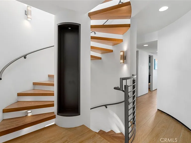 73B Surfside Ave — Photo 28