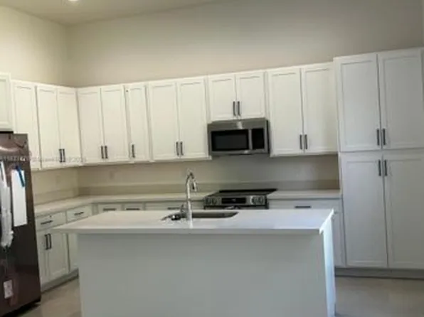 14415 SW 13th Ter, Miami, FL 33184